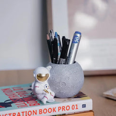 Pen holder, Astronaut standing desk pen holder, resin desk organizer decorative accessories, office, classroom