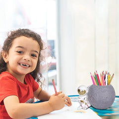 Pen holder, Astronaut standing desk pen holder, resin desk organizer decorative accessories, office, classroom