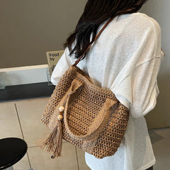 Handwoven Women Tote Bag Summer Straw Woven Shoulder Bag Large Capacity Weaving Handbag with Tassel Pendant Knitting Commute Bag